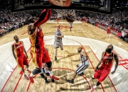 开云体育平台APP-跨越时空的统治力，从上海滩加时鏖战到欧冠半决赛的巨星时刻