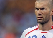 开云世界杯2026-赛道上的孤胆英雄，F1新赛季揭幕战之夜，贝恩个人能力完全展现