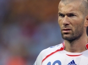 开云体育入口-猛龙铁阵难阻骑士新王，哈利伯顿火热状态改写东部格局