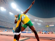 开云APP-萨内，在F1引擎的尖啸中，我撕开了夜的幕布