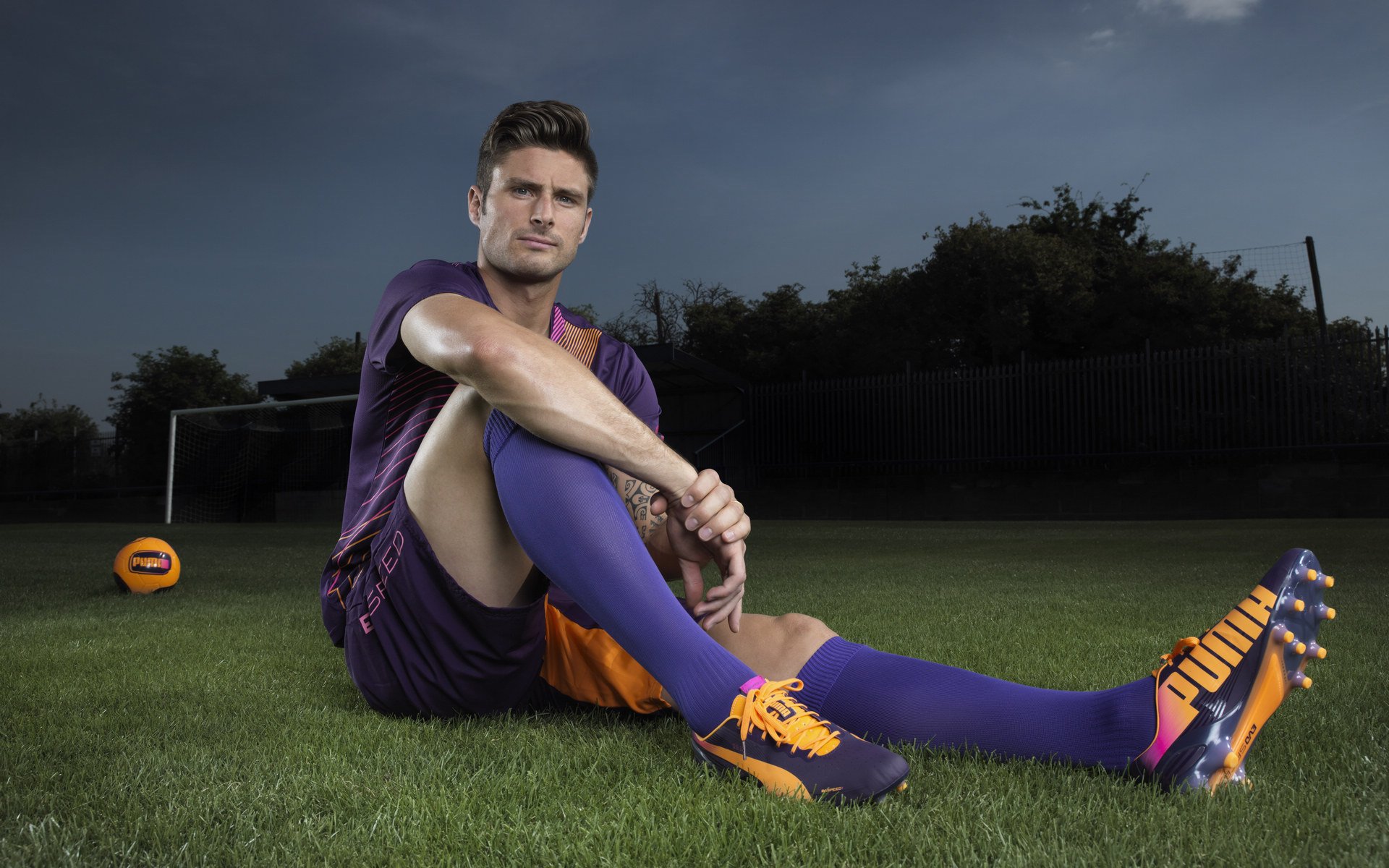 欧冠半决赛之夜,楚阿梅尼惊艳四座,一记重炮改写银河战舰的命运